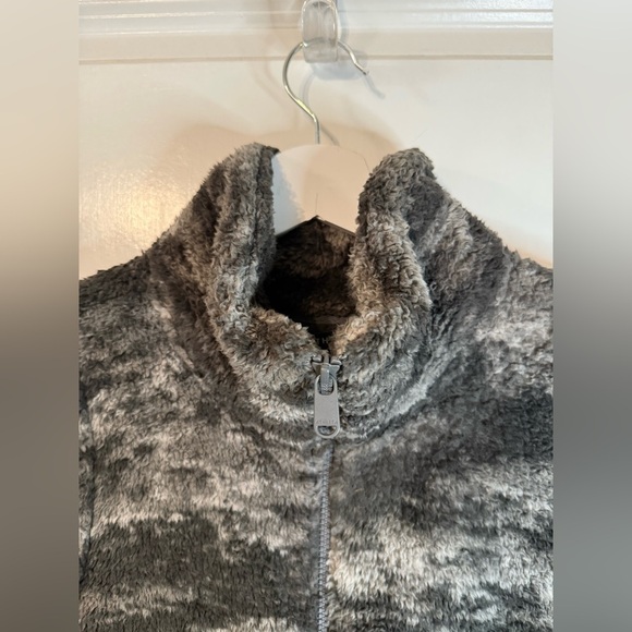 Athleta Women’s Fog Camo Bluff Sherpa Tugga Vest - Size Medium - Picture 3 of 8